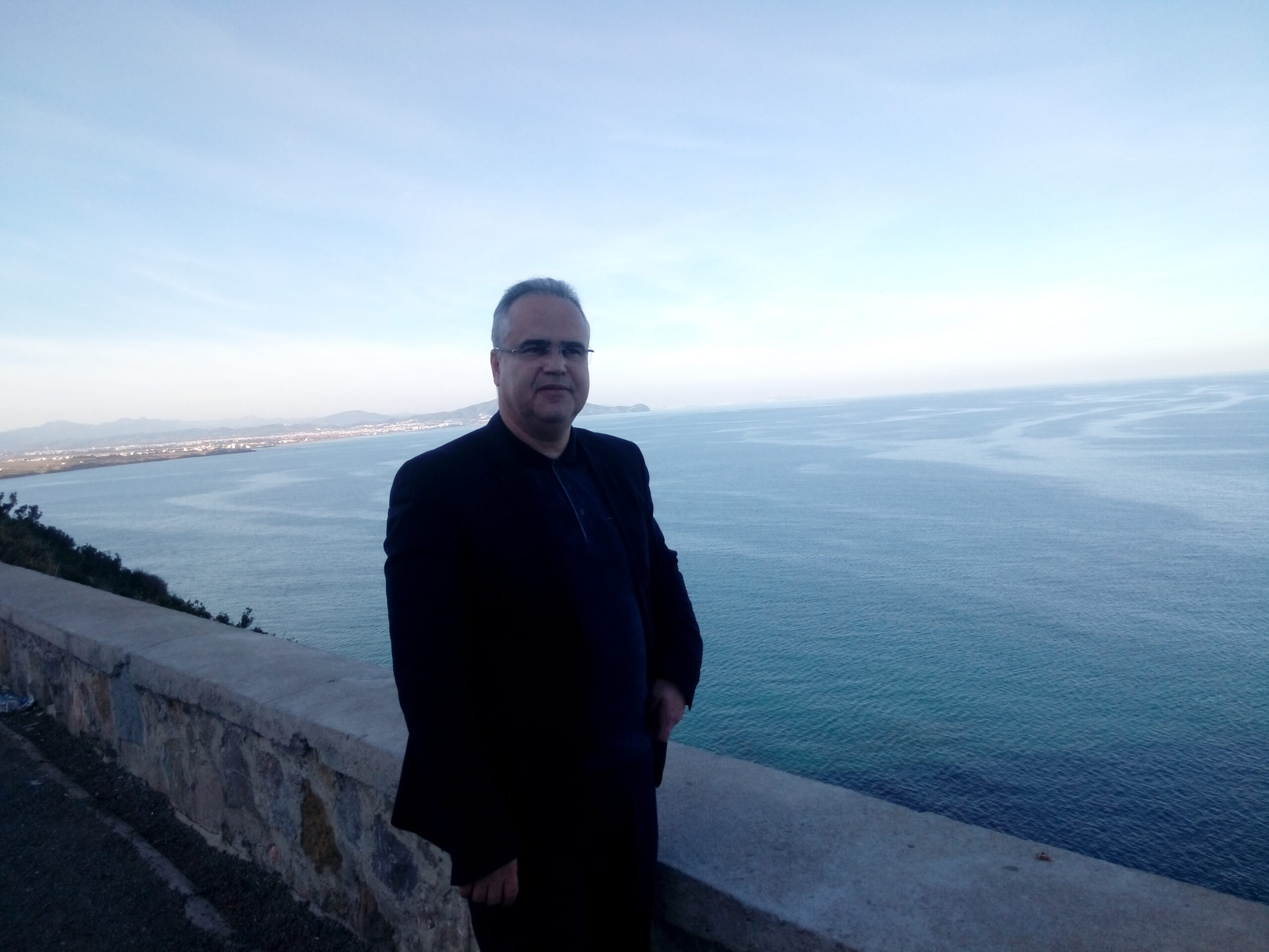 3 poemas de Jamal E. Benhyaoun, poeta marroquí