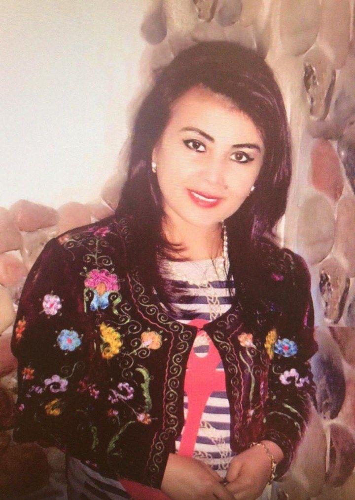 3 poemas de Khosiyat Rustamova, poeta uzbeka
