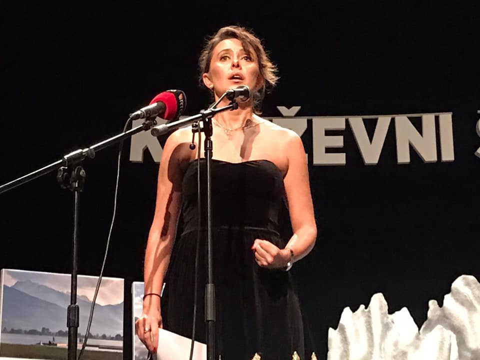 Natasha Sardzoska: «El ser humano siempre va a hacer poesía porque jamás va a ser feliz.»
