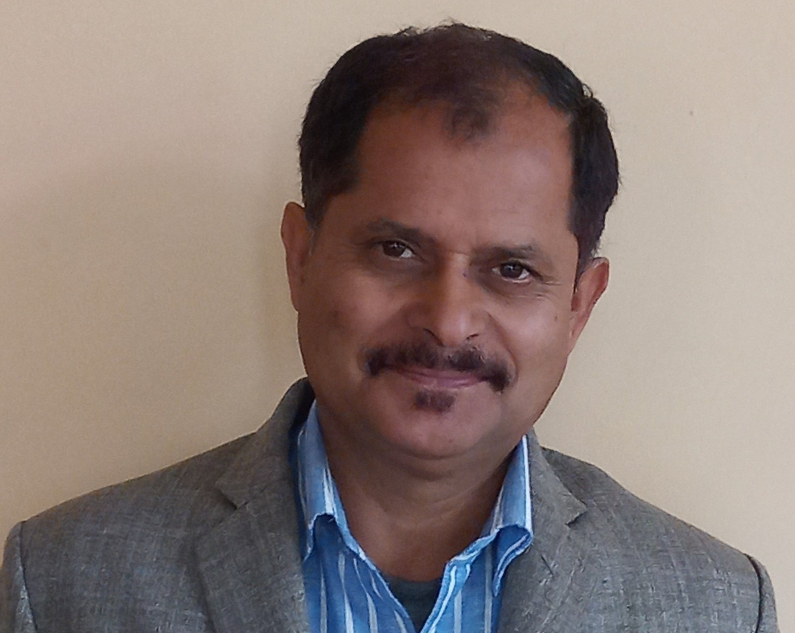 3 Poemas de Santosh Kumar Pokharel, poeta nepalí