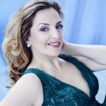 Entrevista a Raquel Lojendio, soprano y novelista